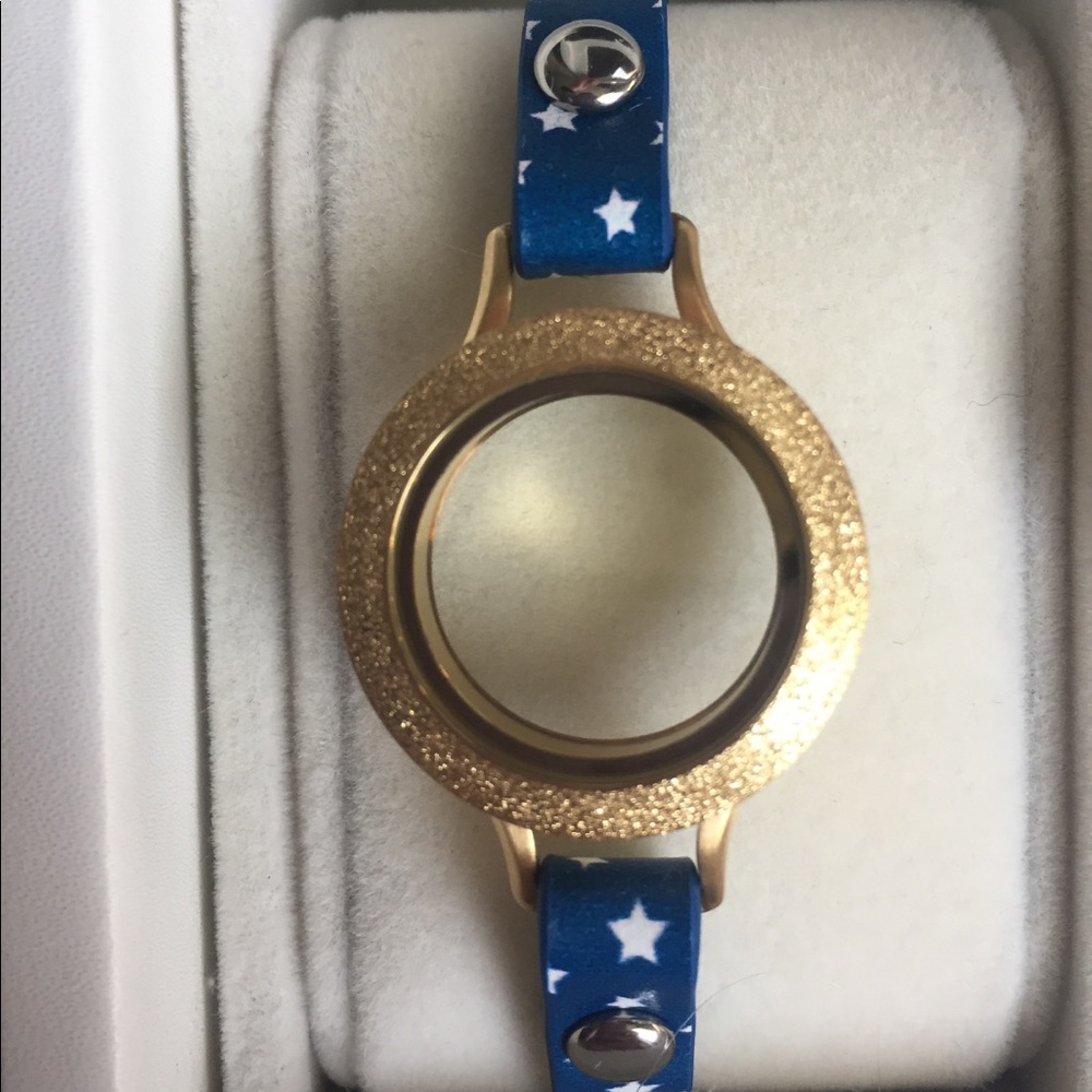 Origami Owl medium gold wrist locket